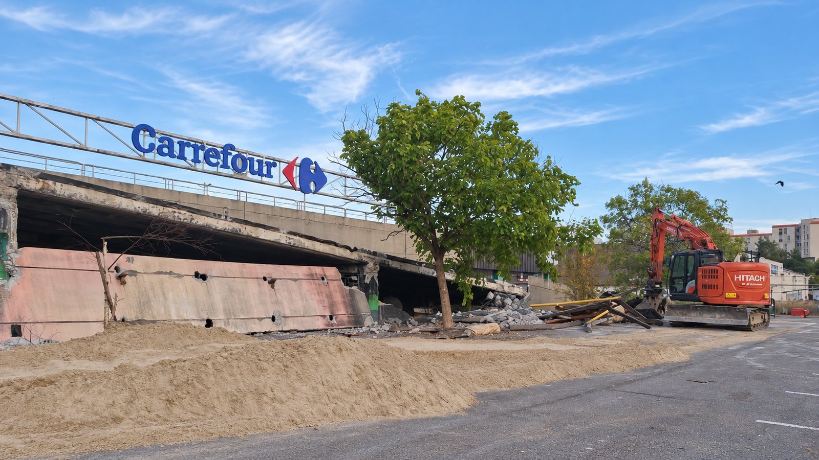 Chantier du parking du centre commercial à Échirolles