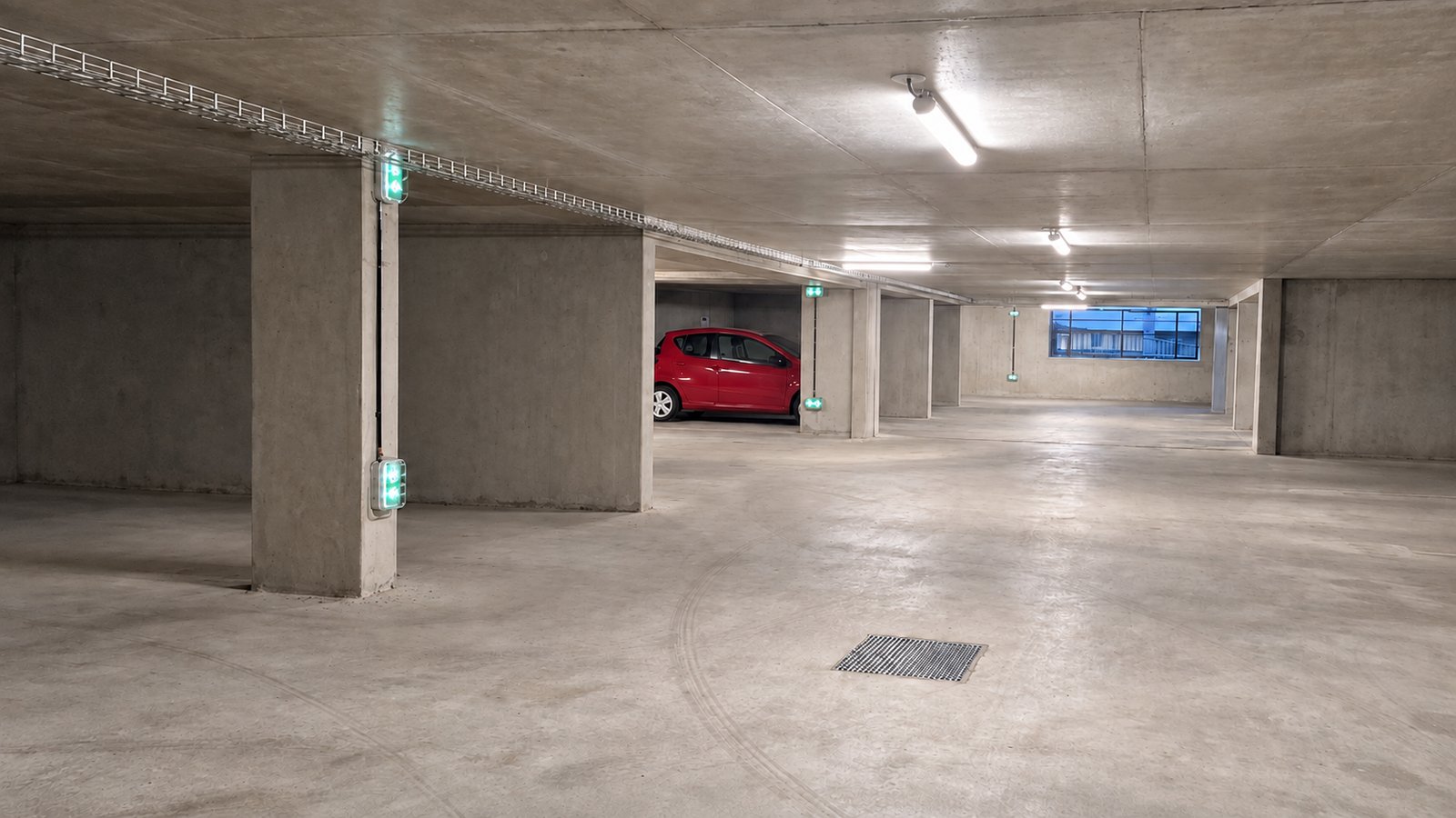Parking souterrain de la copropriété pendant une ronde